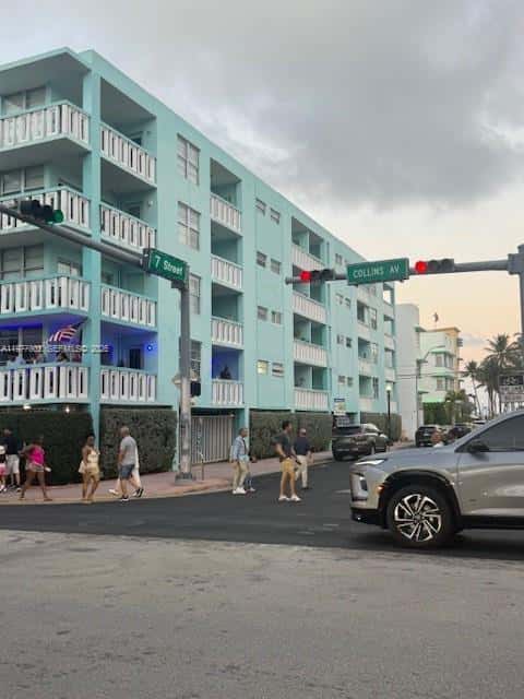 701 Collins Ave # 2B, Miami Beach FL 33139
