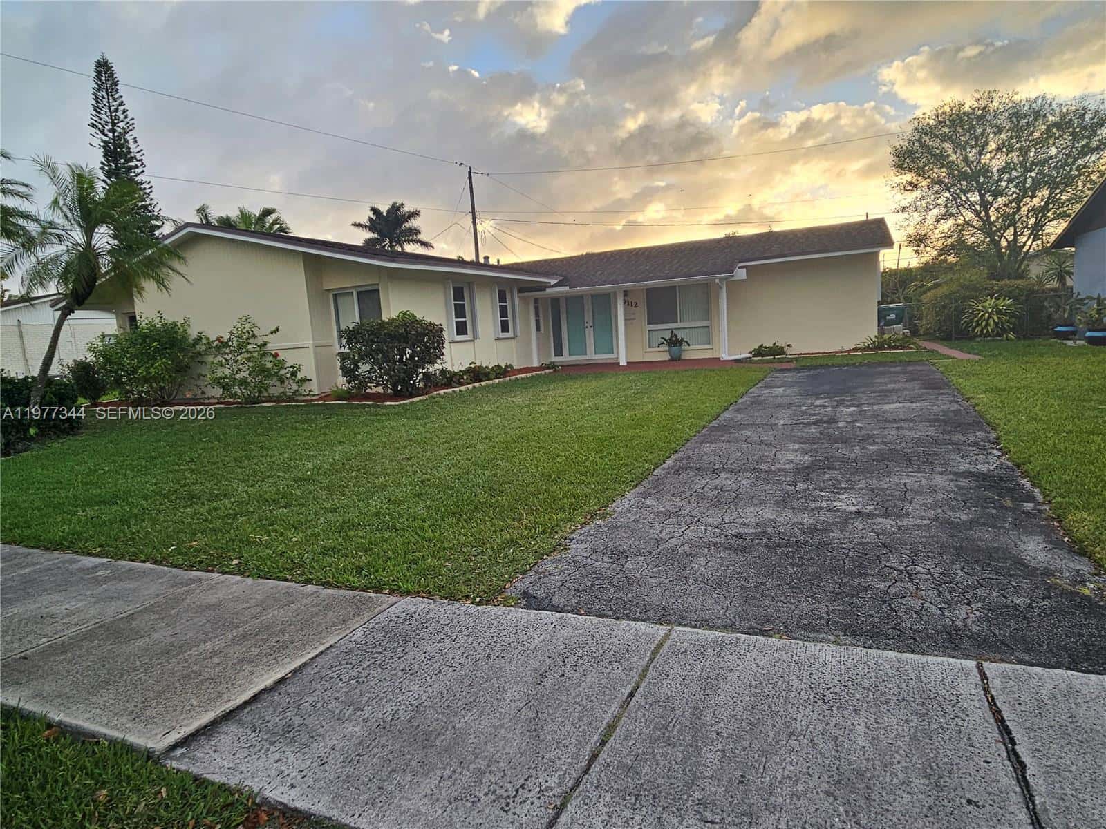 19112 SW 95th Ave, Cutler Bay FL 33157