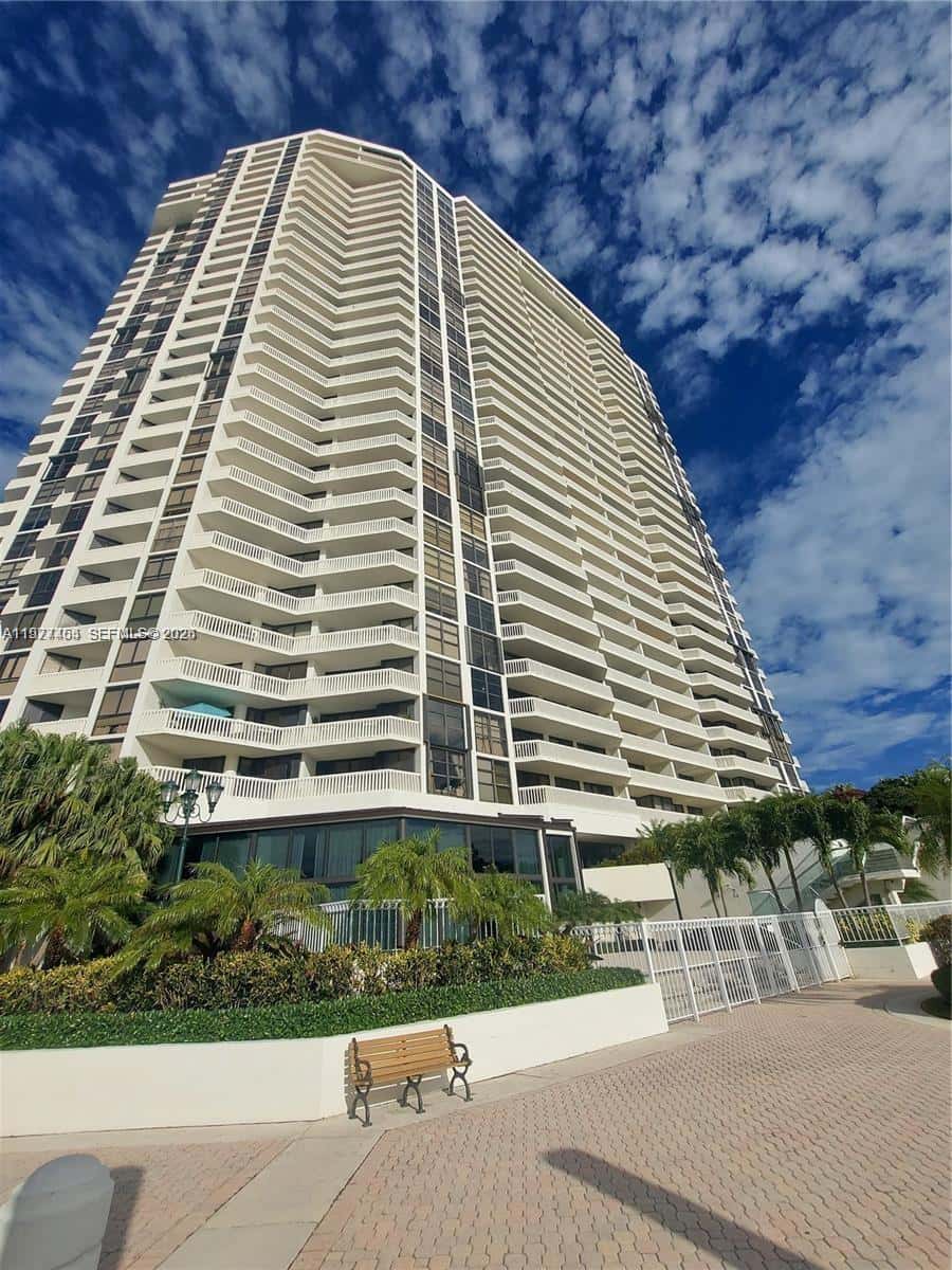 1000 W Island Blvd # 508, Aventura FL 33160