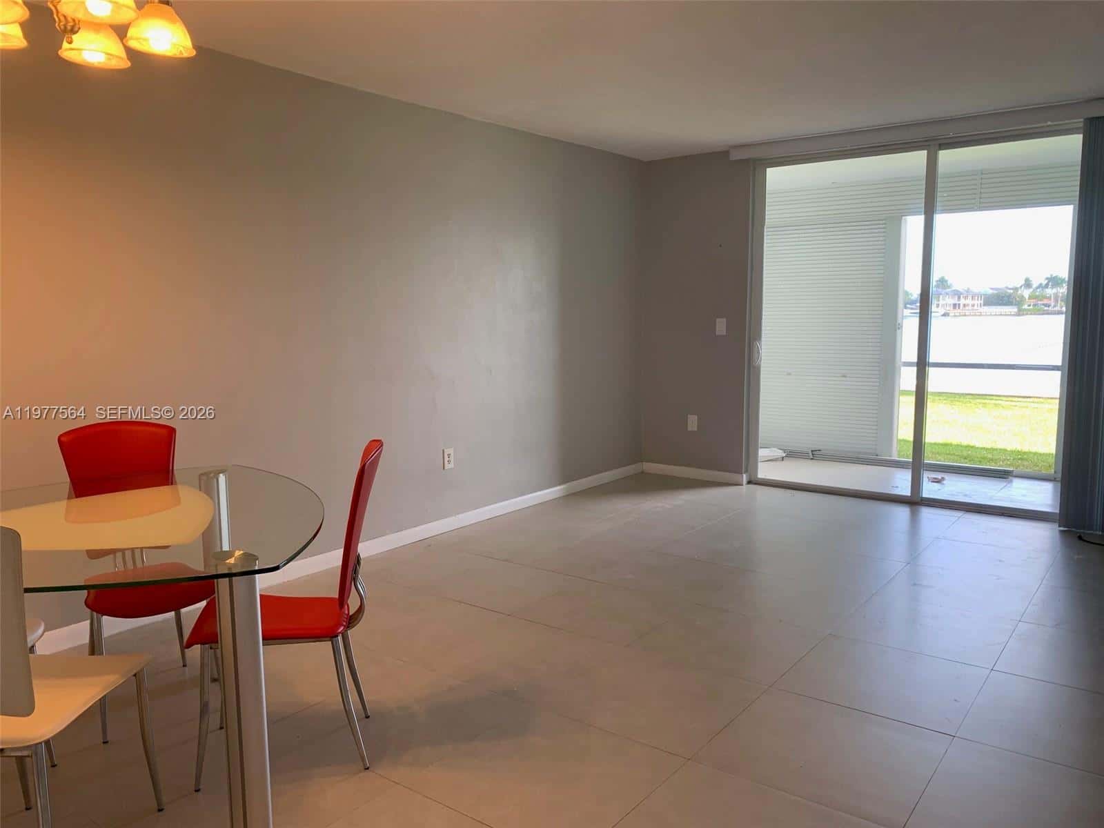 3010 Marcos Dr # R105, Aventura FL 33160