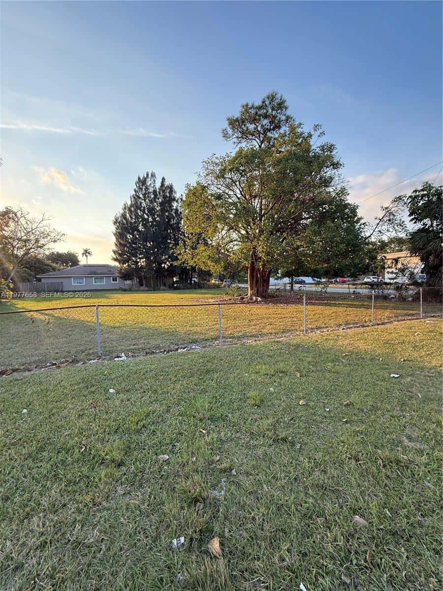 9 ct NE 2 Avenue, Homestead FL 33030