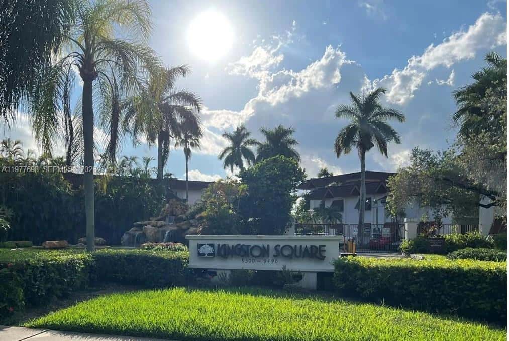 9392 SW 77th Ave # E5, Miami FL 33156