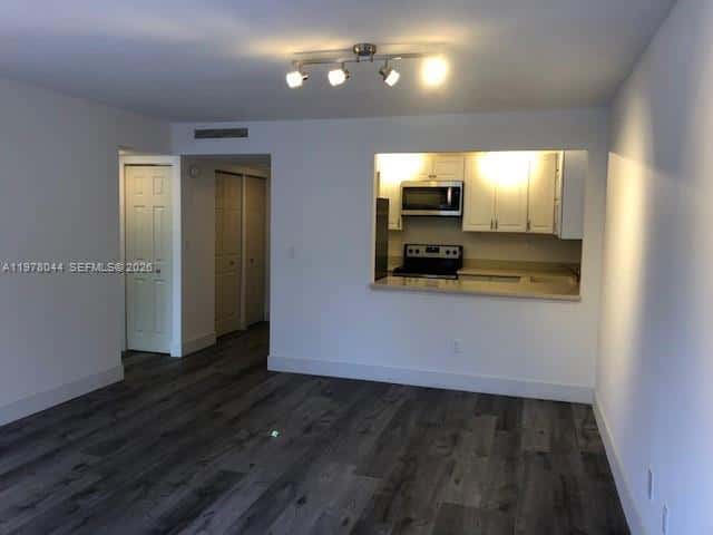9301 SW 92nd Ave # 207C, Miami FL 33176