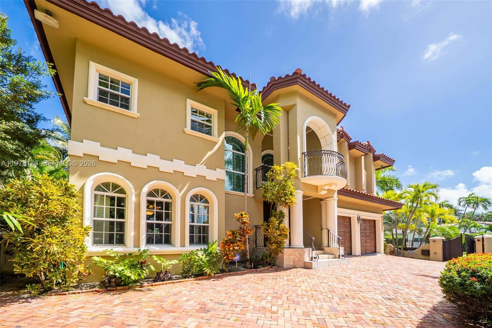4501 N Bay Rd, Miami Beach FL 33140