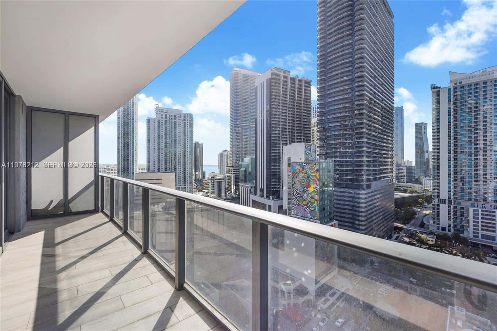45 SW 9th St # 1904, Miami FL 33130