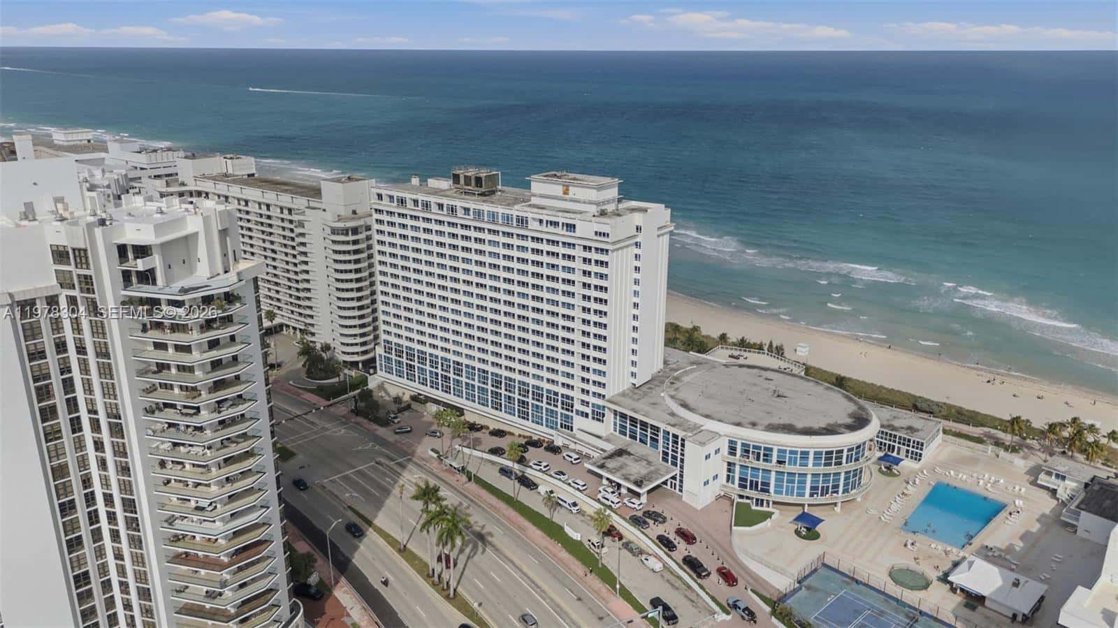5445 Collins Ave, Miami Beach FL 33140