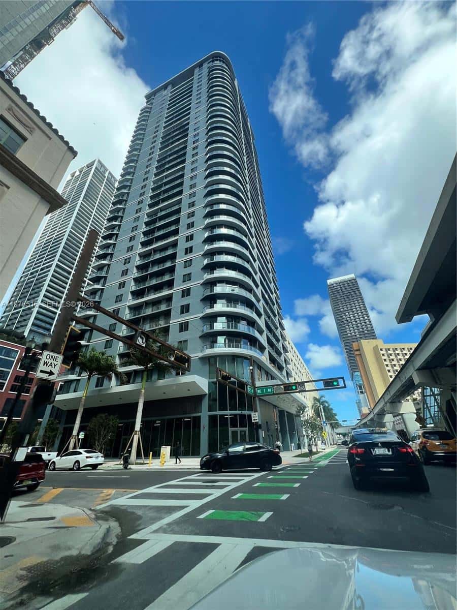 121 NE 5th st # 3400, Miami FL 33132
