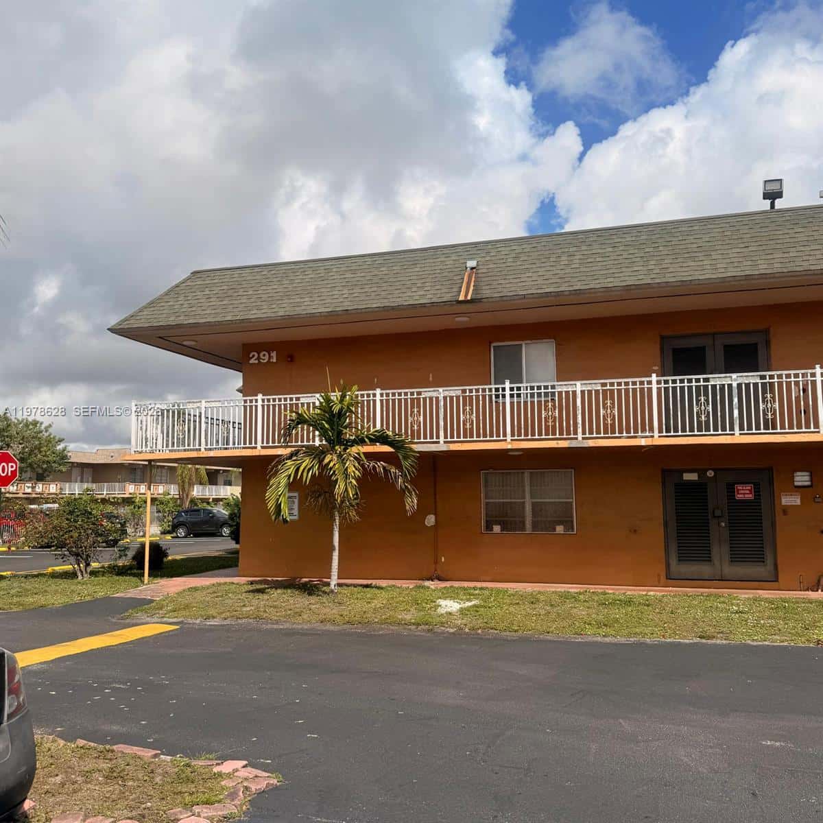 291 NW 177th St # 201, Miami Gardens FL 33169
