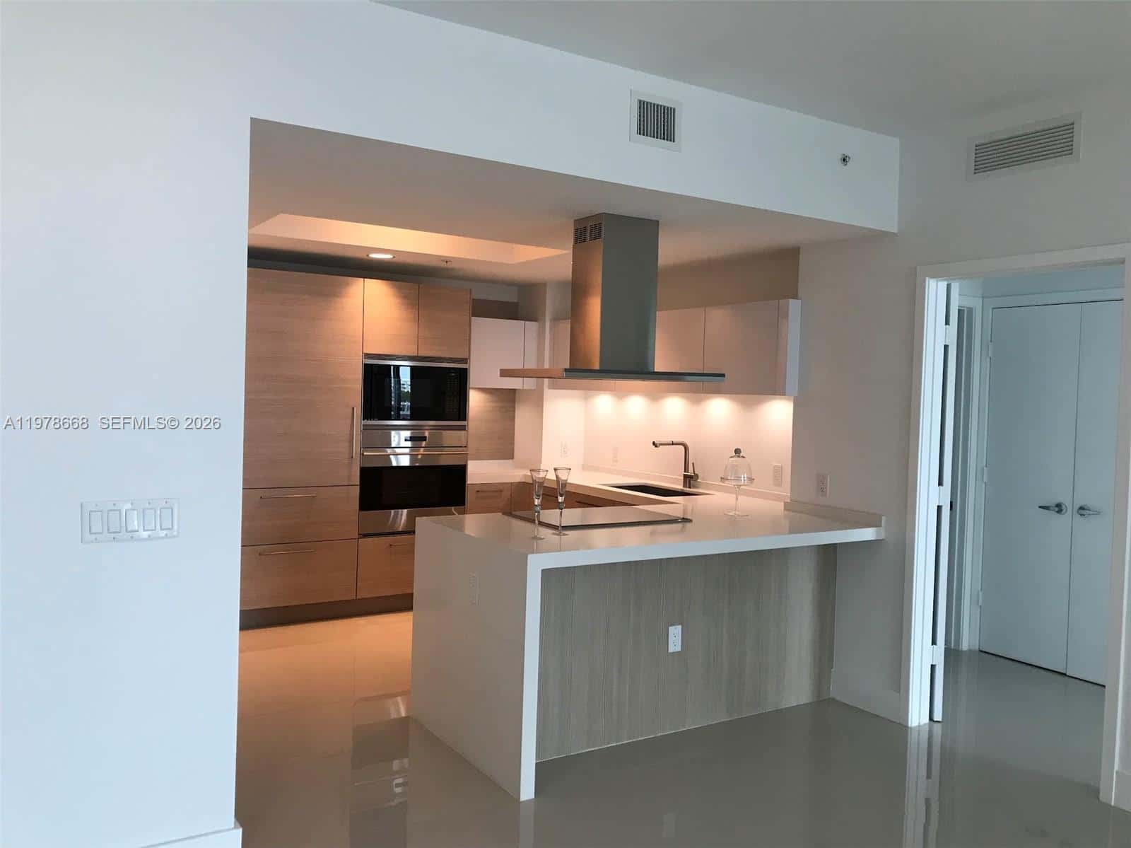 17111 Biscayne Blvd # 408, North Miami Beach FL 33160