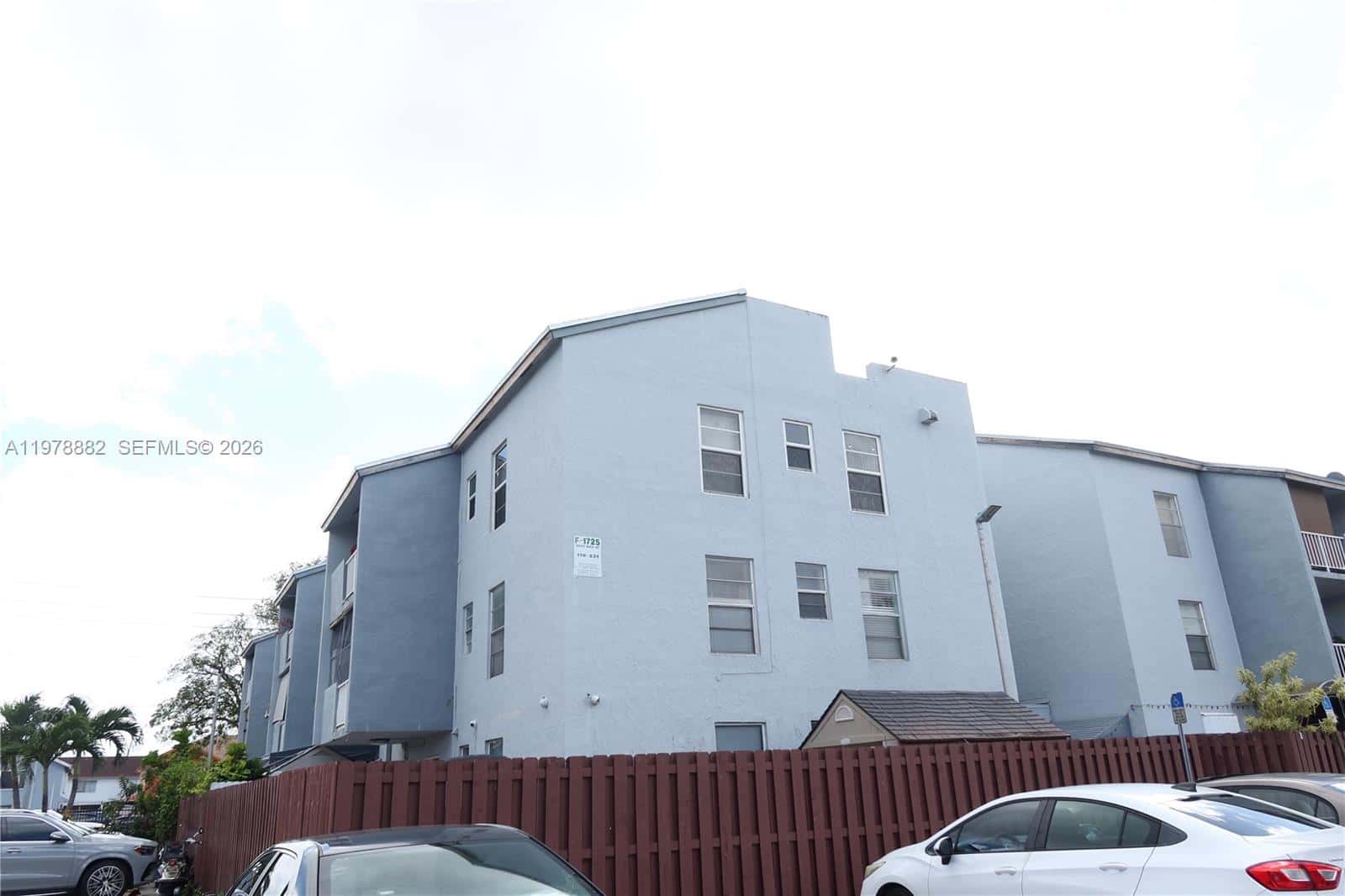 1725 W 60th St # F330, Hialeah FL 33012