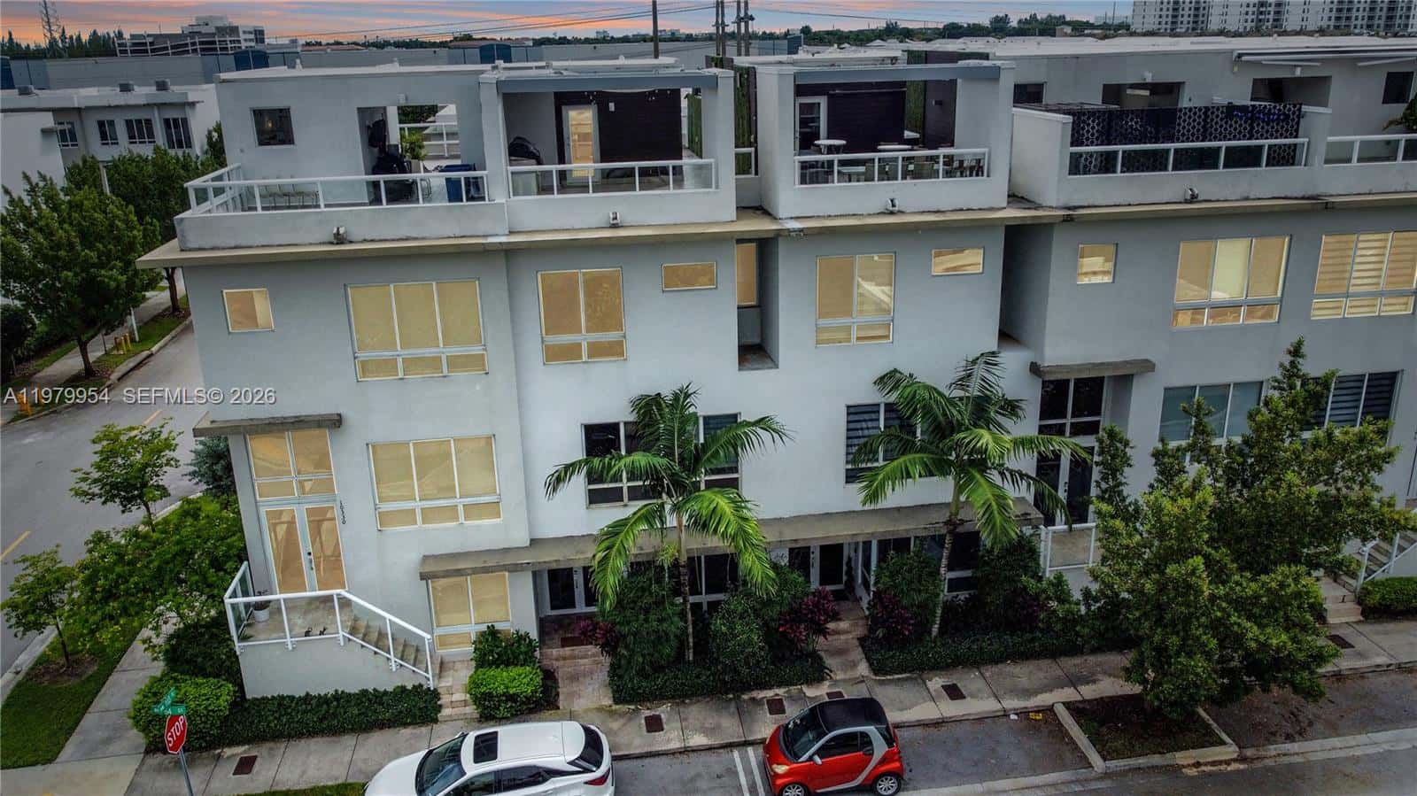 10336 NW 64th St, Doral FL 33178