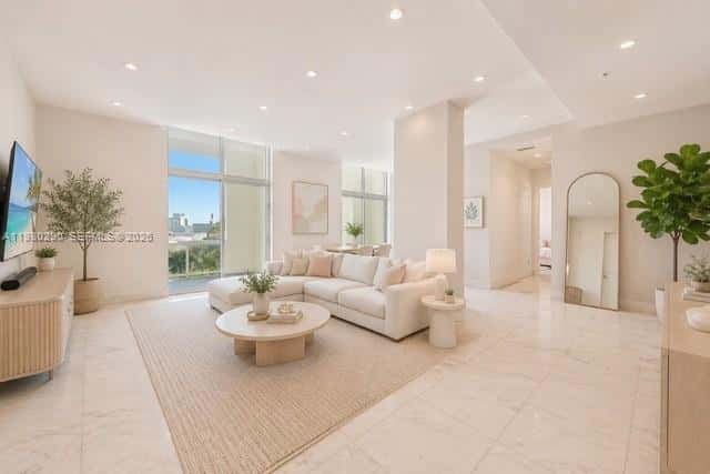 2001 Meridian Ave # 16, Miami Beach FL 33139
