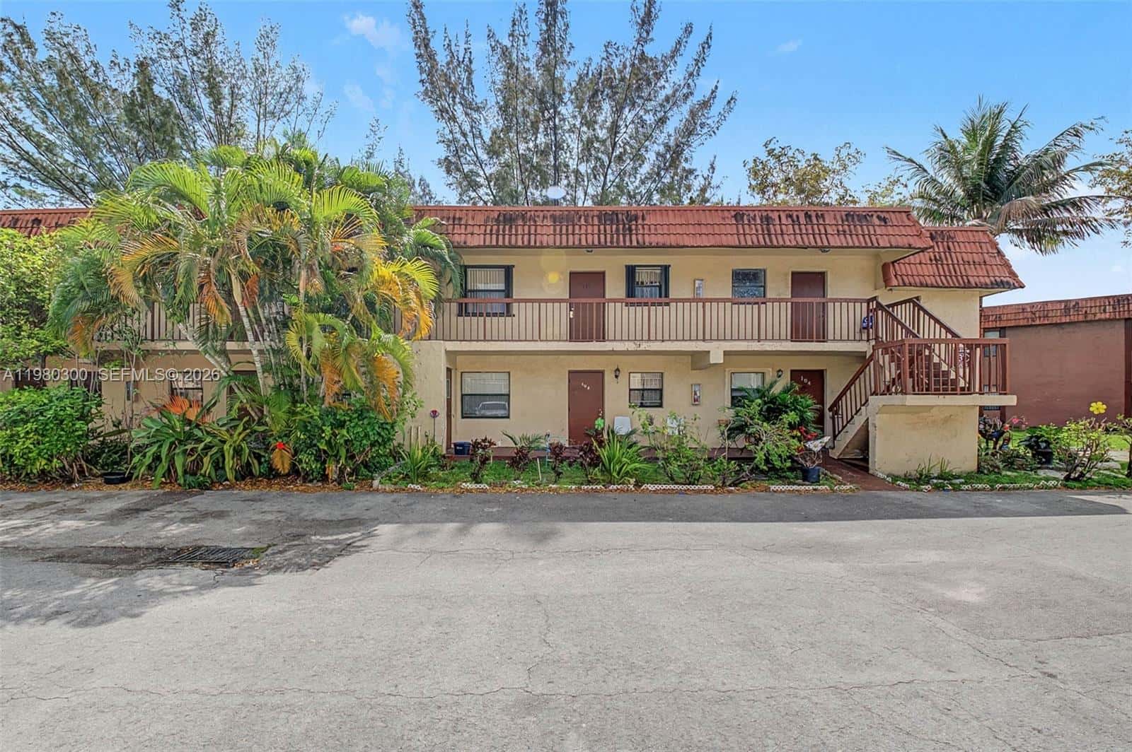 6525 W 26th Dr # 37, Hialeah FL 33016
