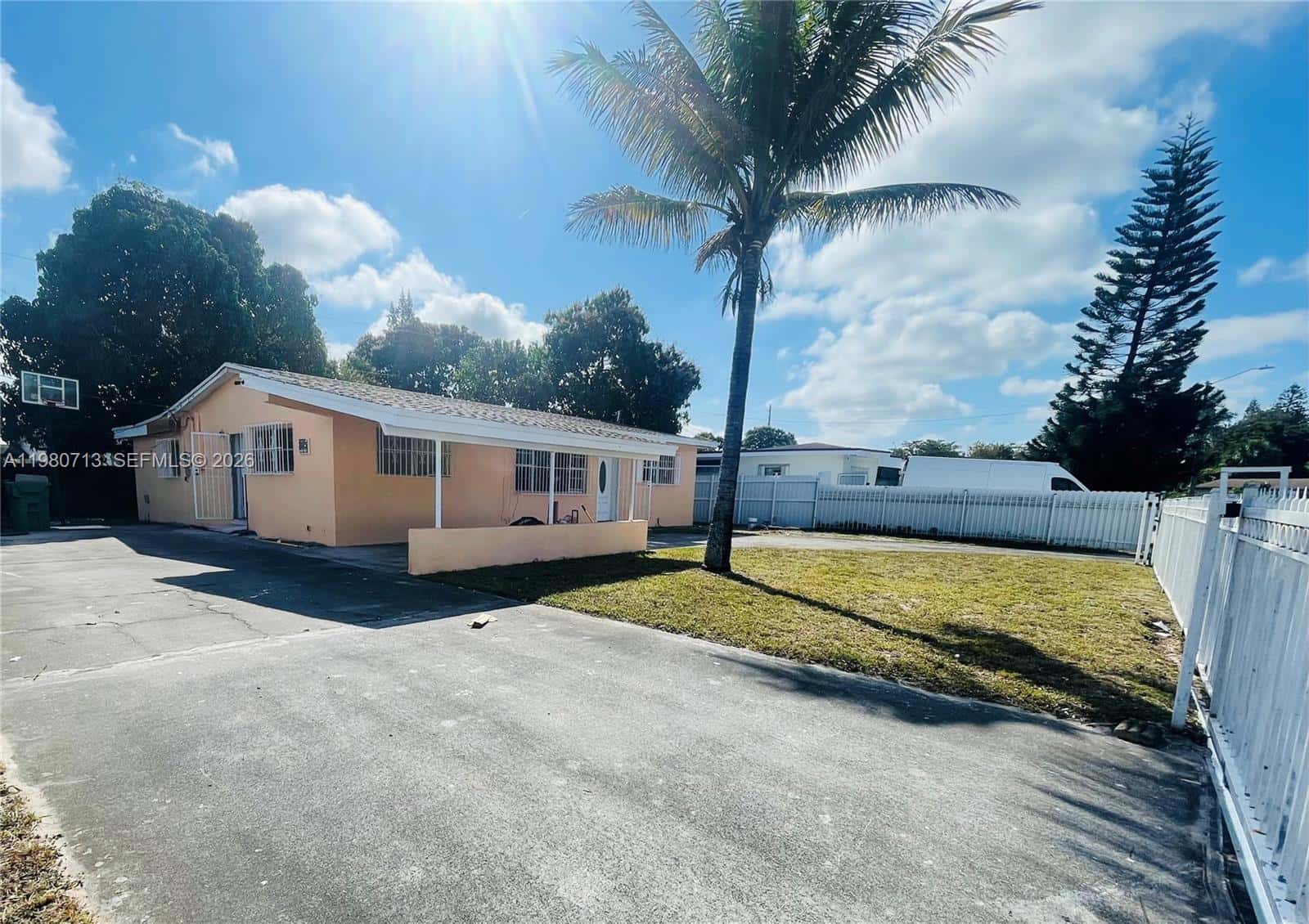 18425 NW 42nd Pl, Miami Gardens FL 33055