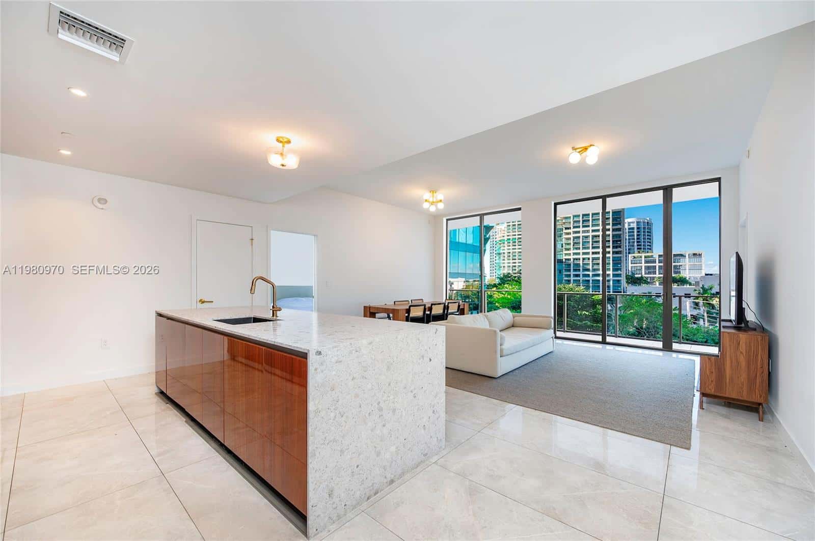 2678 Tigertail Ave # 413, Miami FL 33133