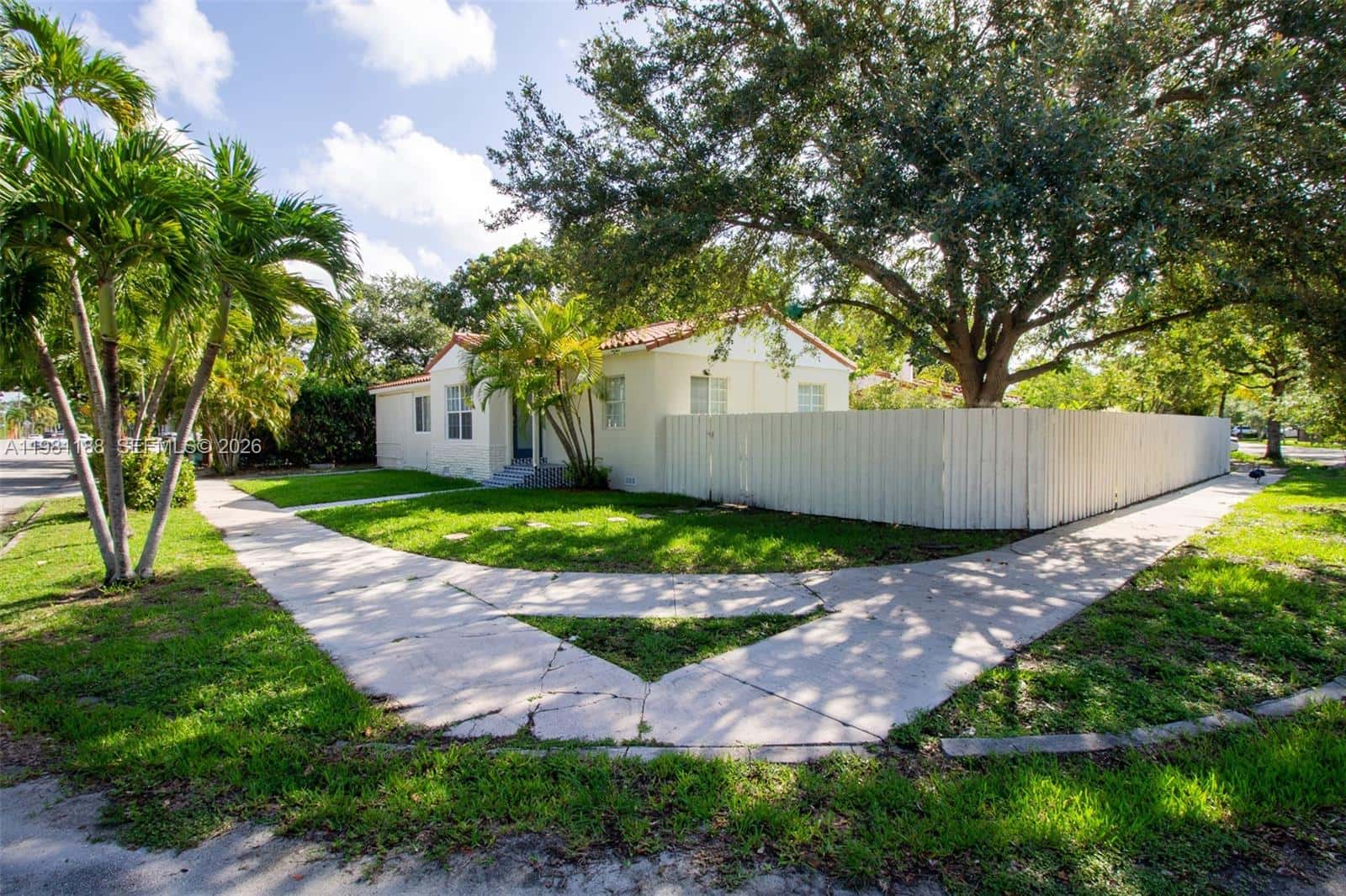 2727 Calusa St, Miami FL 33133