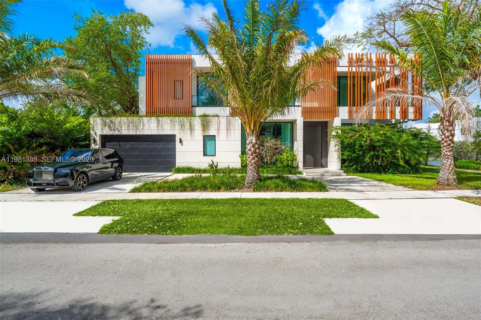 7700 SW 50th Ct, Miami FL 33143