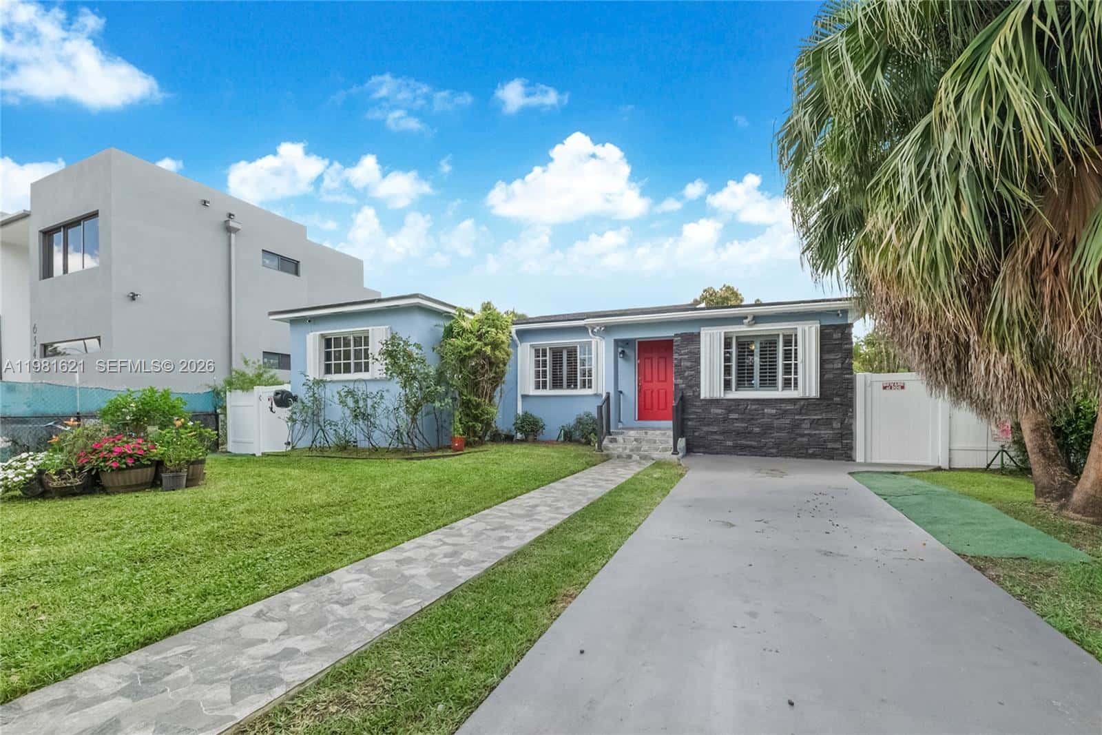 6350 NW 39th Ter, Virginia Gardens FL 33166