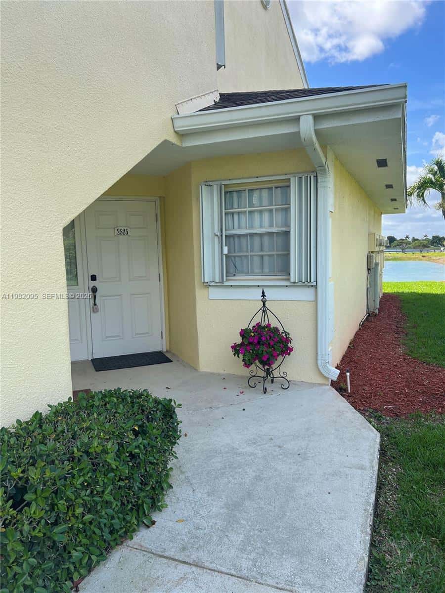 2525 SE 19th Pl # B, Homestead FL 33035