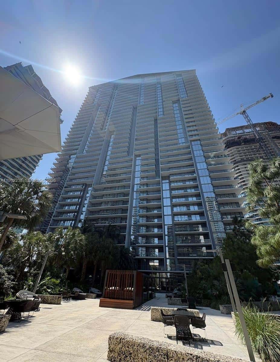 88 SW 7th St # 3307, Miami FL 33130