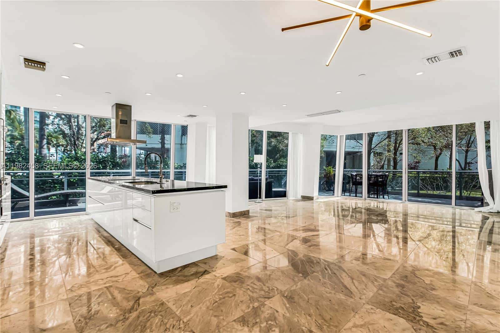 2950 NE 188th St # 150, Aventura FL 33180