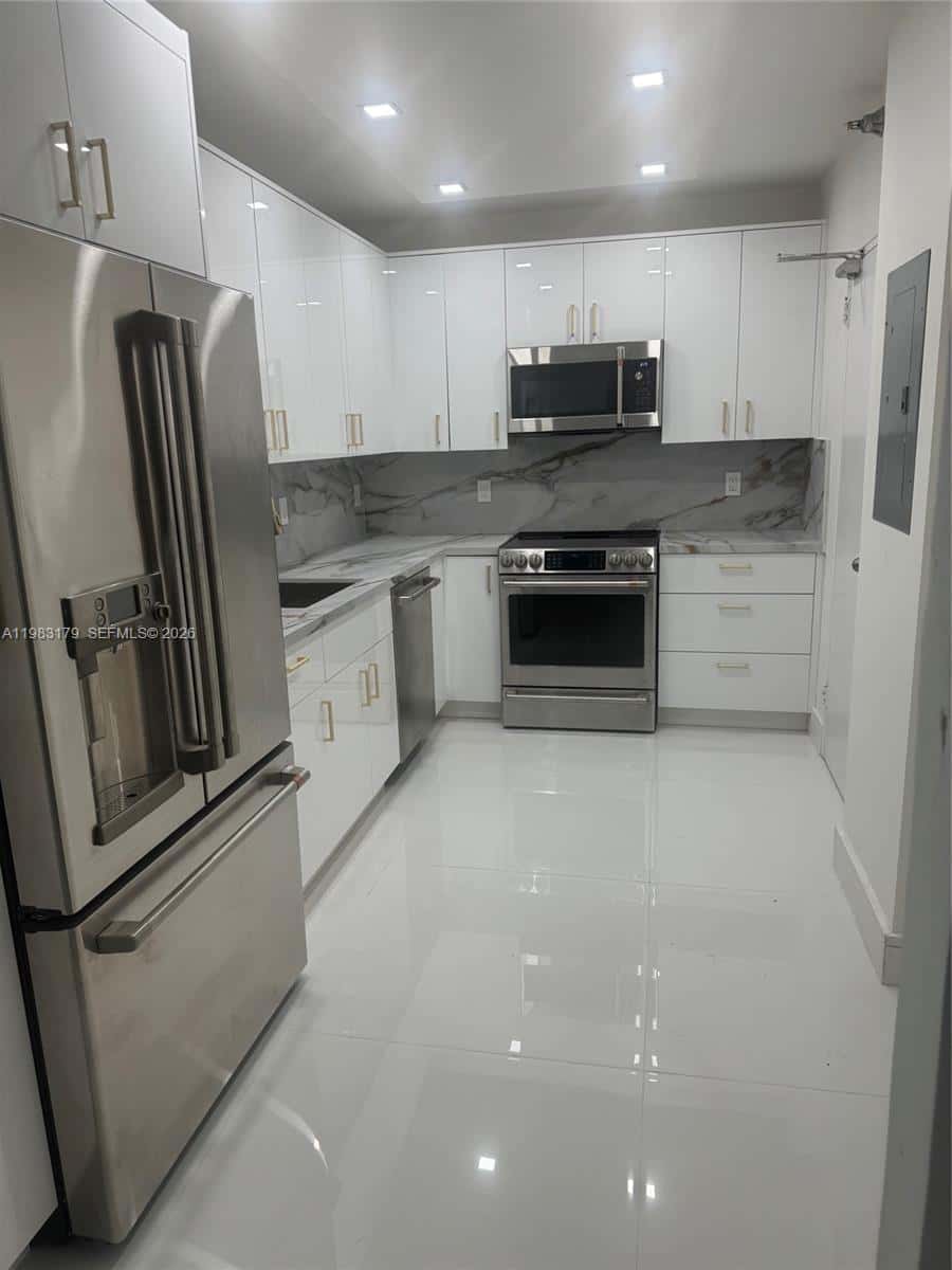 10185 Collins Ave # 606, Bal Harbour FL 33154