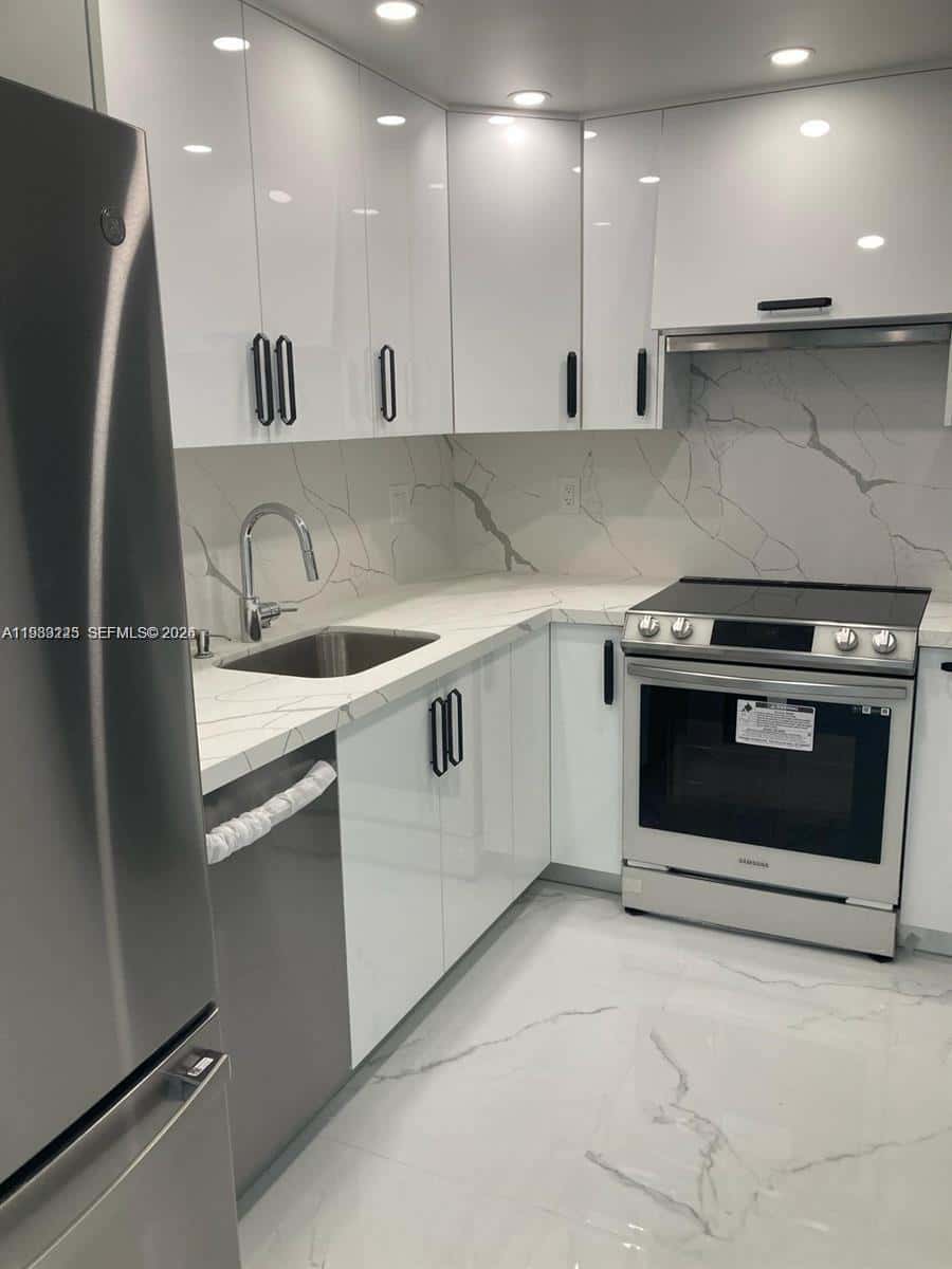 290 174th St # 1206, Sunny Isles Beach FL 33160