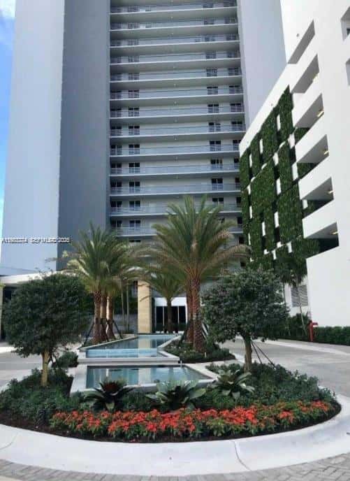 16385 Biscayne Blvd # 2702, North Miami Beach FL 33160