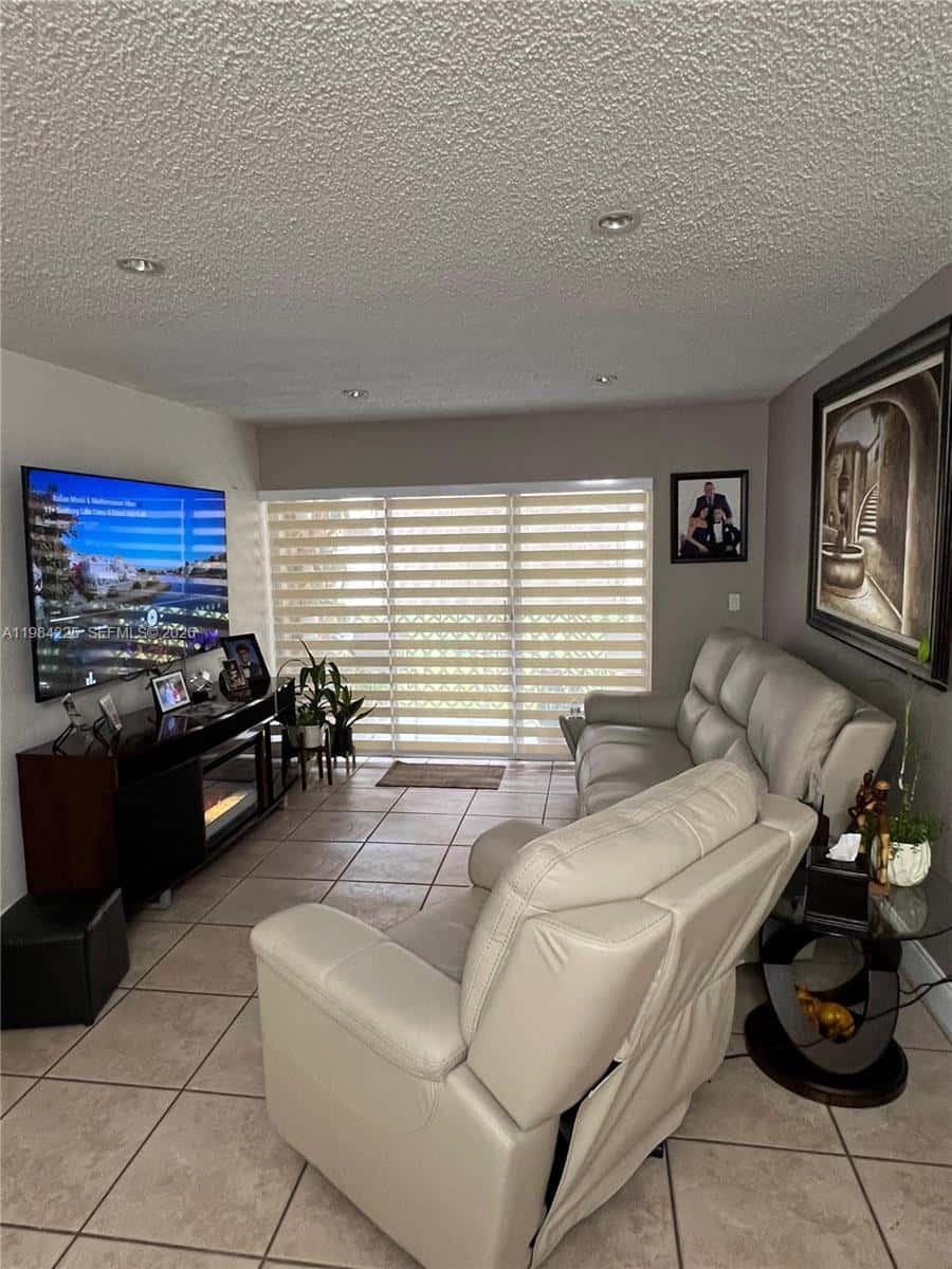 1900 W 68th St # F104, Hialeah FL 33014