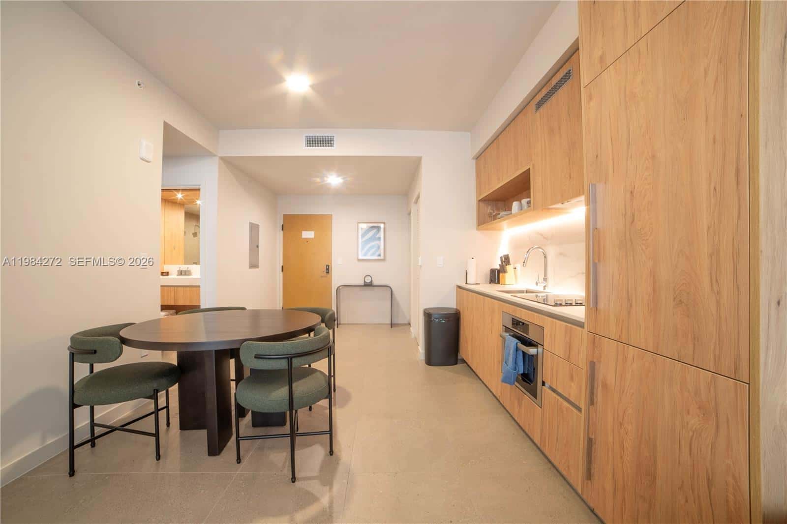 11 NE 6TH # 1403, Miami FL 33132