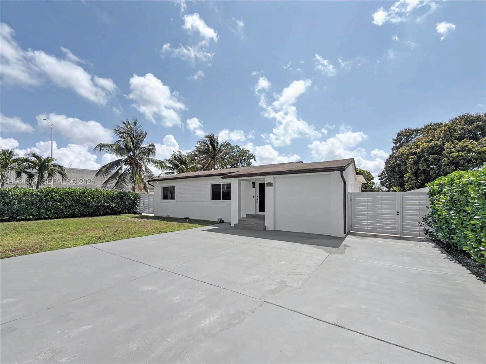 660 S Biscayne River Dr, Miami FL 33169