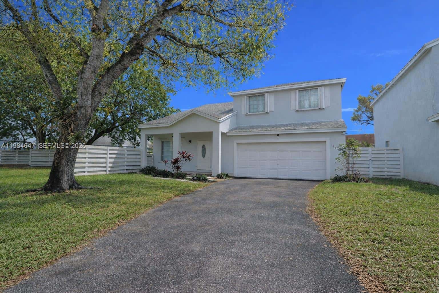 14615 SW 142nd Place Cir, Miami FL 33186