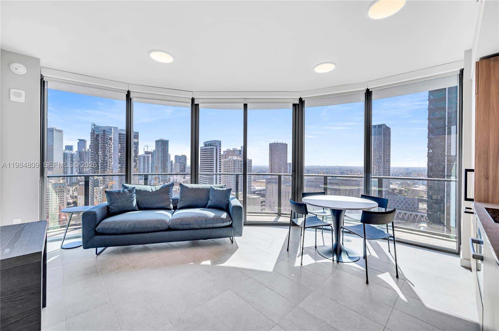 121 NE 5th St # 3005, Miami FL 33130