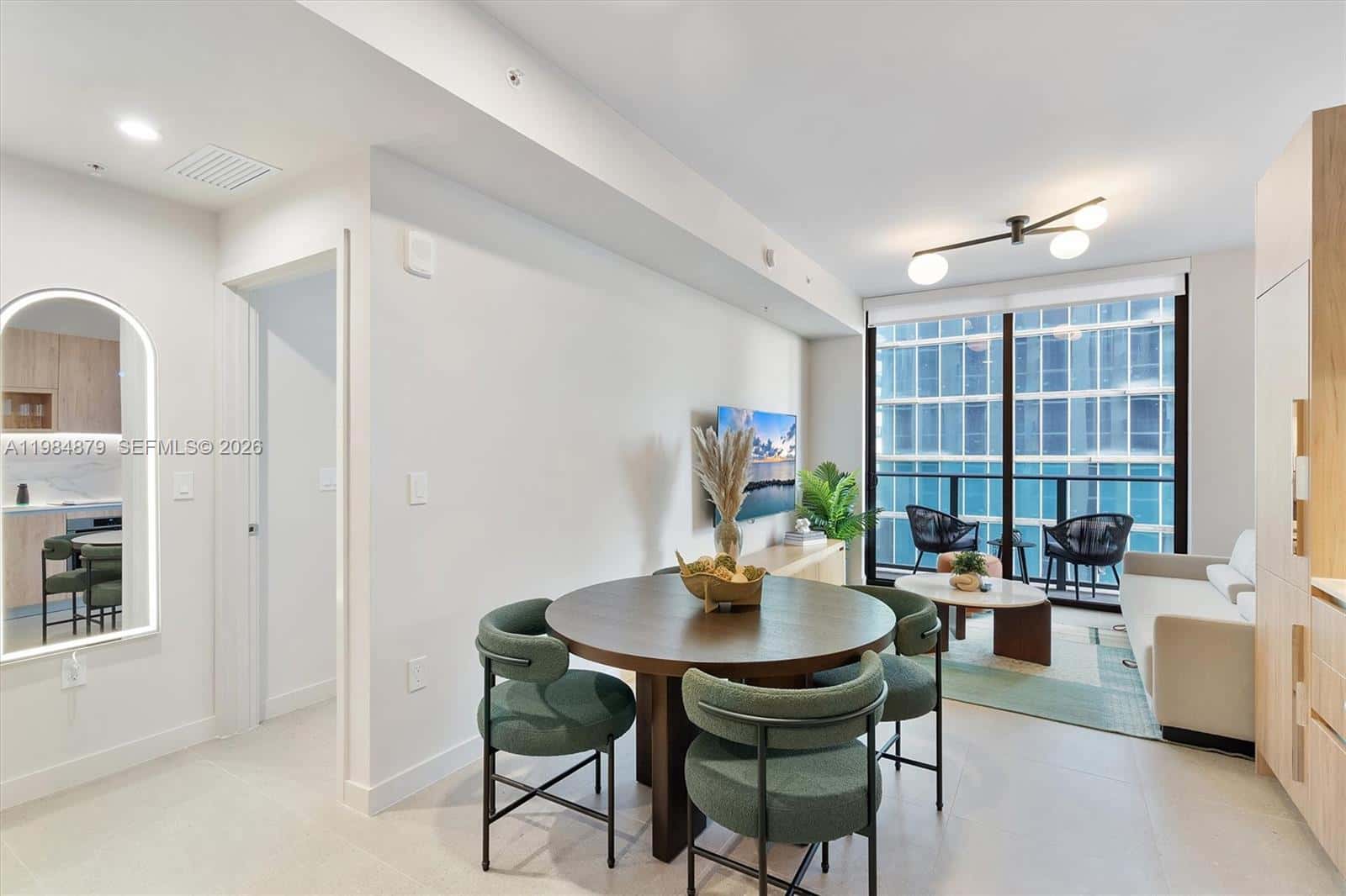 11 NE 6th St # 1805, Miami FL 33132