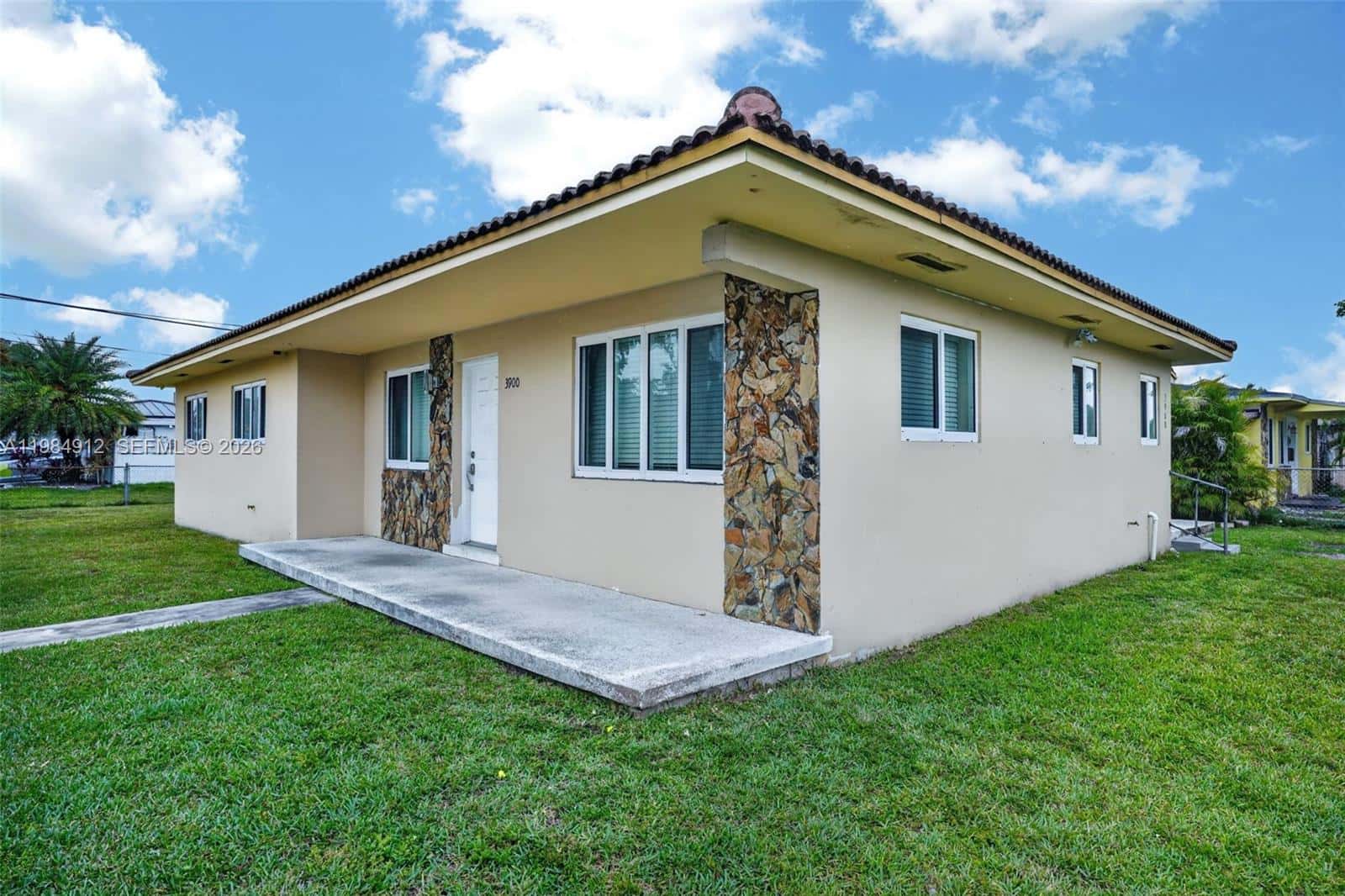 3900 SW 67th Ave, Miami FL 33155