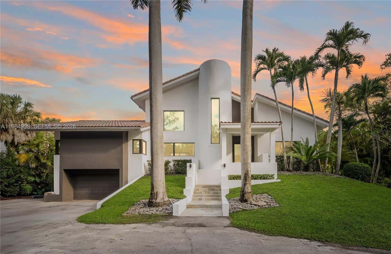 5981 SW 136th St, Pinecrest FL 33156
