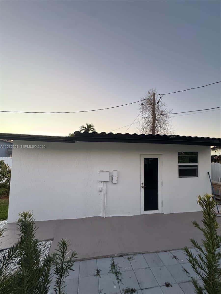 9633 SW 11th Ter, Miami FL 33174