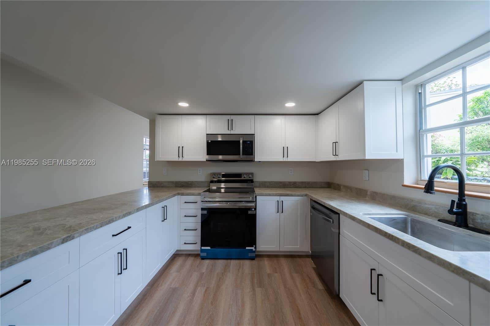 370 Flagami Blvd, Miami FL 33144