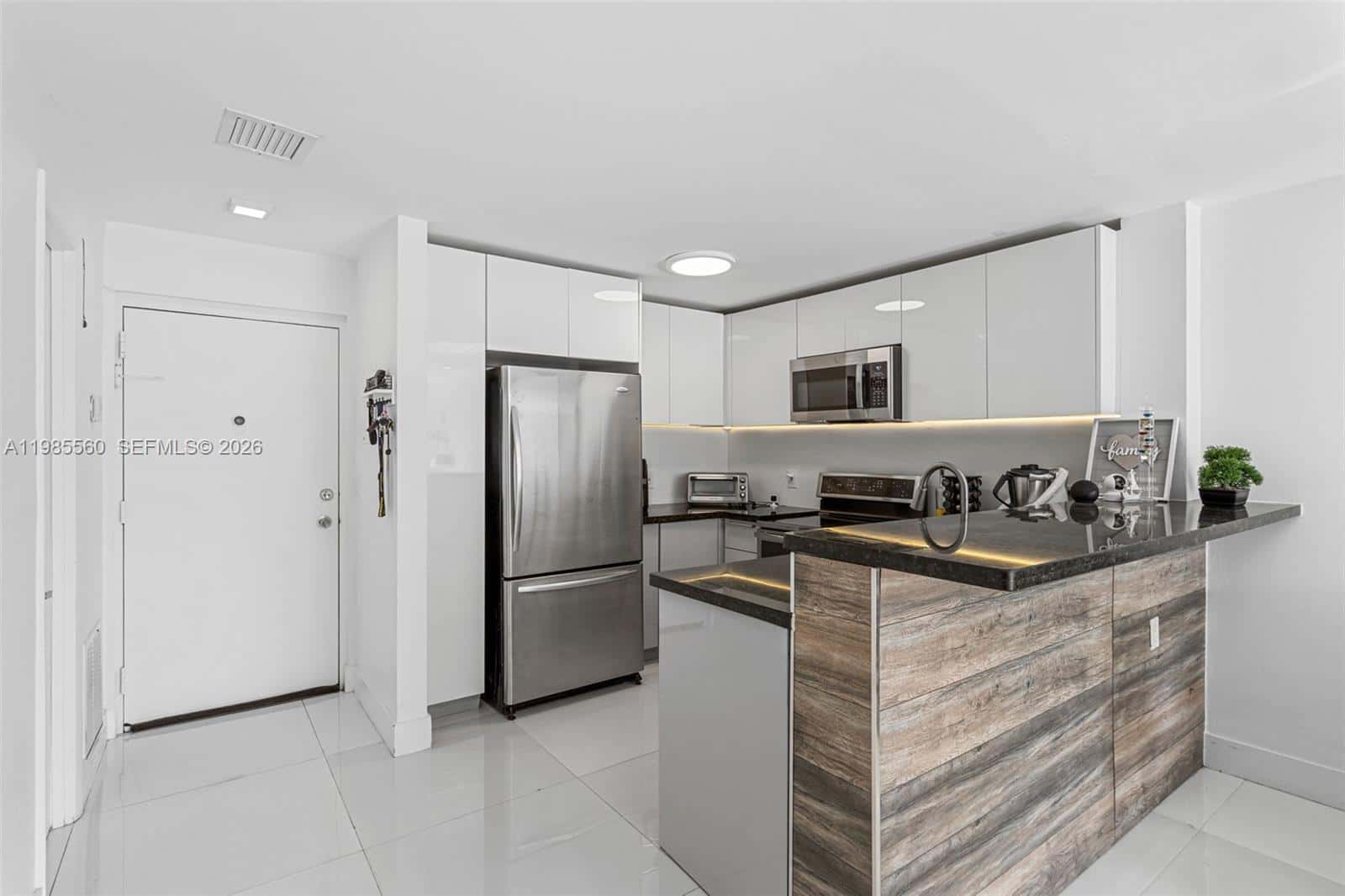 6545 Indian Creek Dr # 306, Miami Beach FL 33141