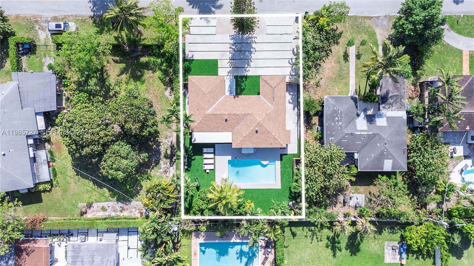 10801 Peachtree Dr, Miami FL 33161