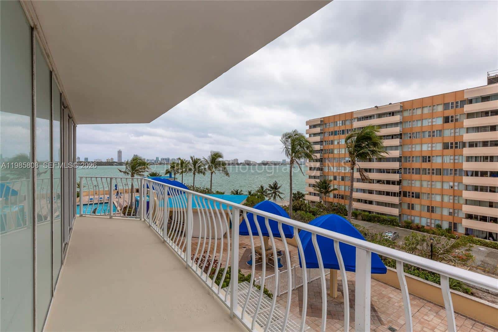 7601 E Treasure Dr # 607, North Bay Village FL 33141