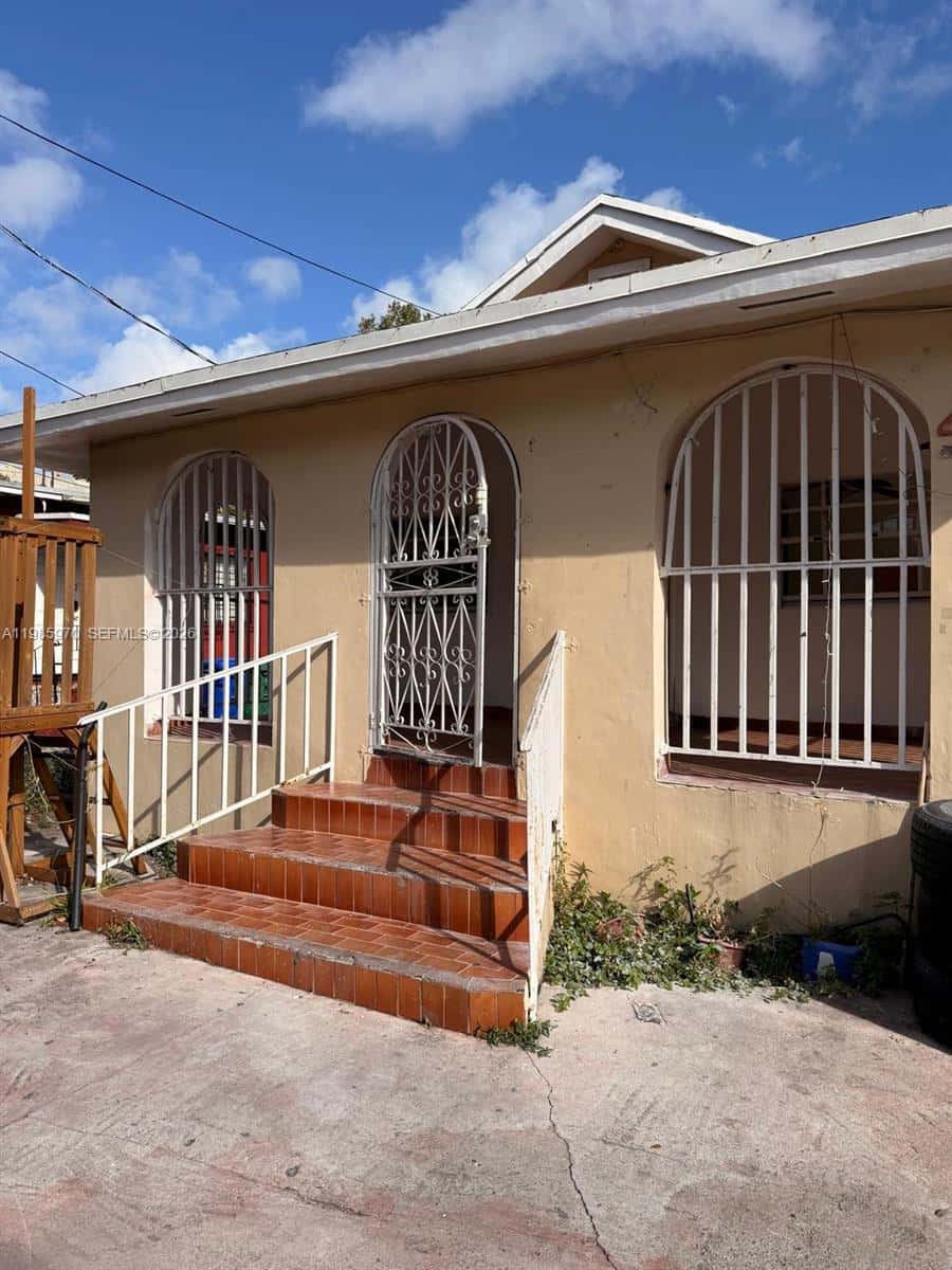 409 NW 33rd St # 1, Miami FL 33127