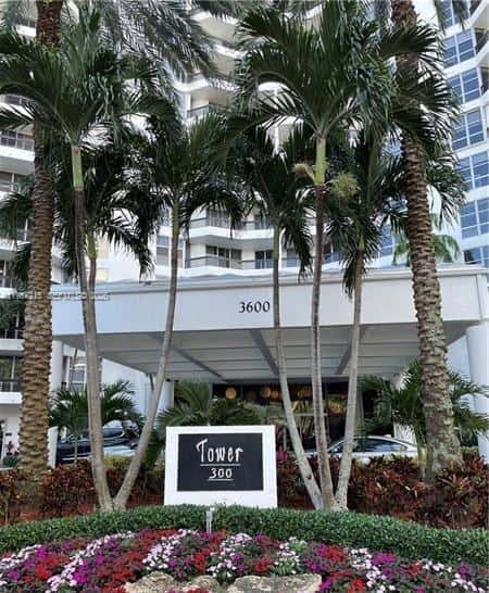 3600 Mystic Pointe Dr # 1404, Aventura FL 33180