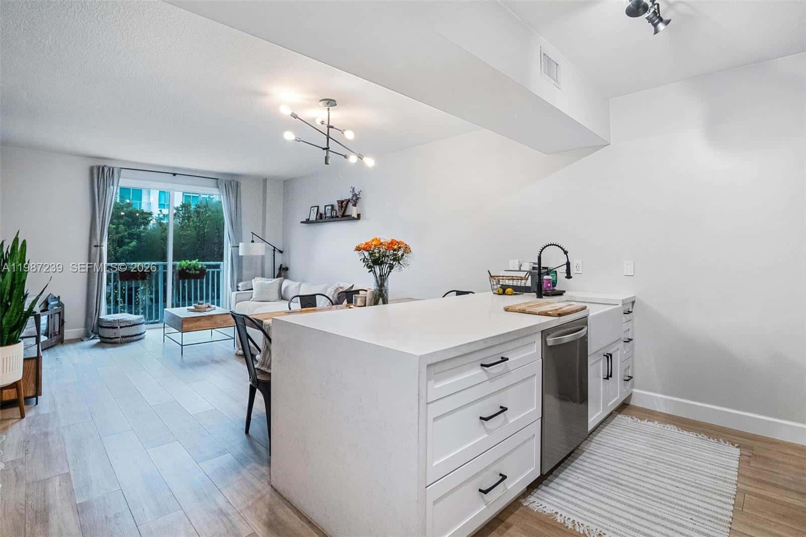 7290 SW 90th St # 202, Miami FL 33156