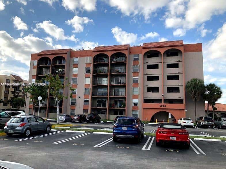 5201 NW 7th St # 314, Miami FL 33126