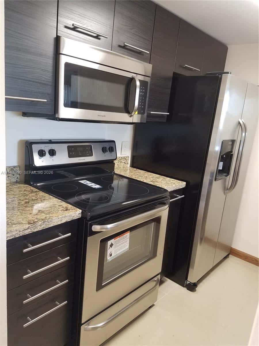 8180 Geneva Ct # 428, Doral FL 33166