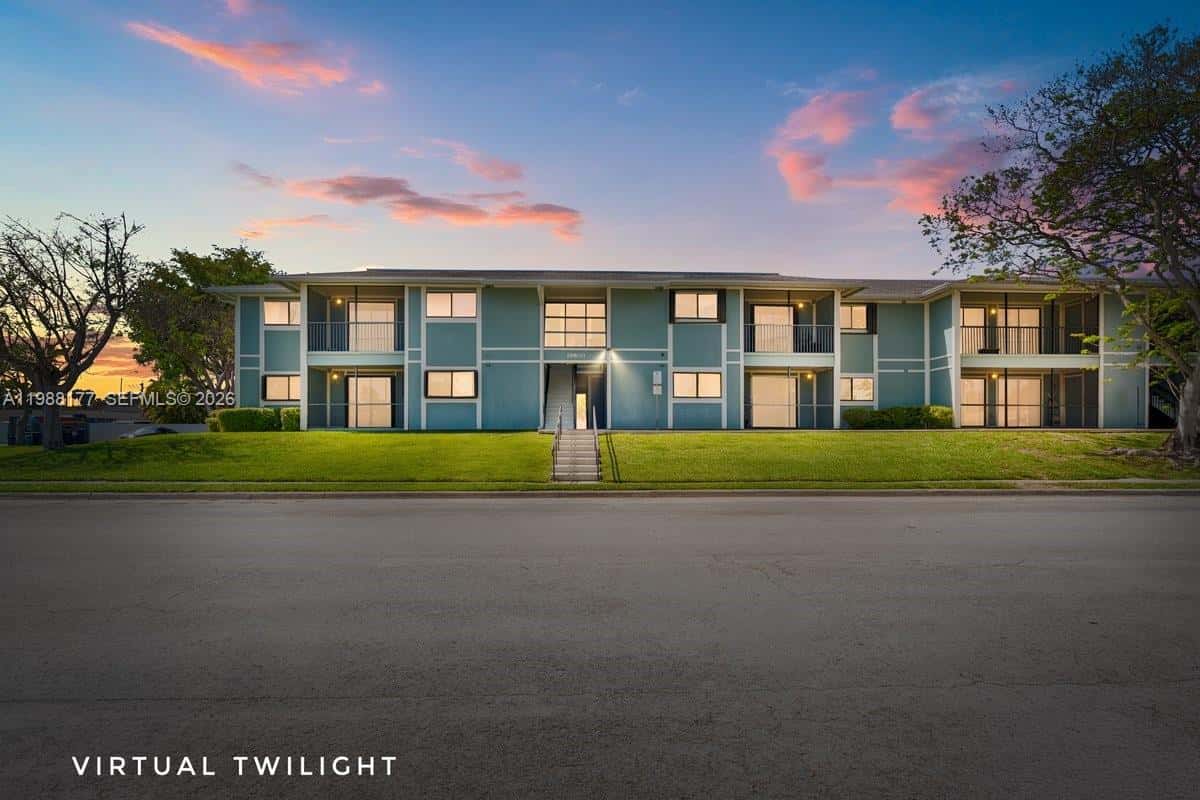 19800 SW 103rd Ct # 106, Cutler Bay FL 33157