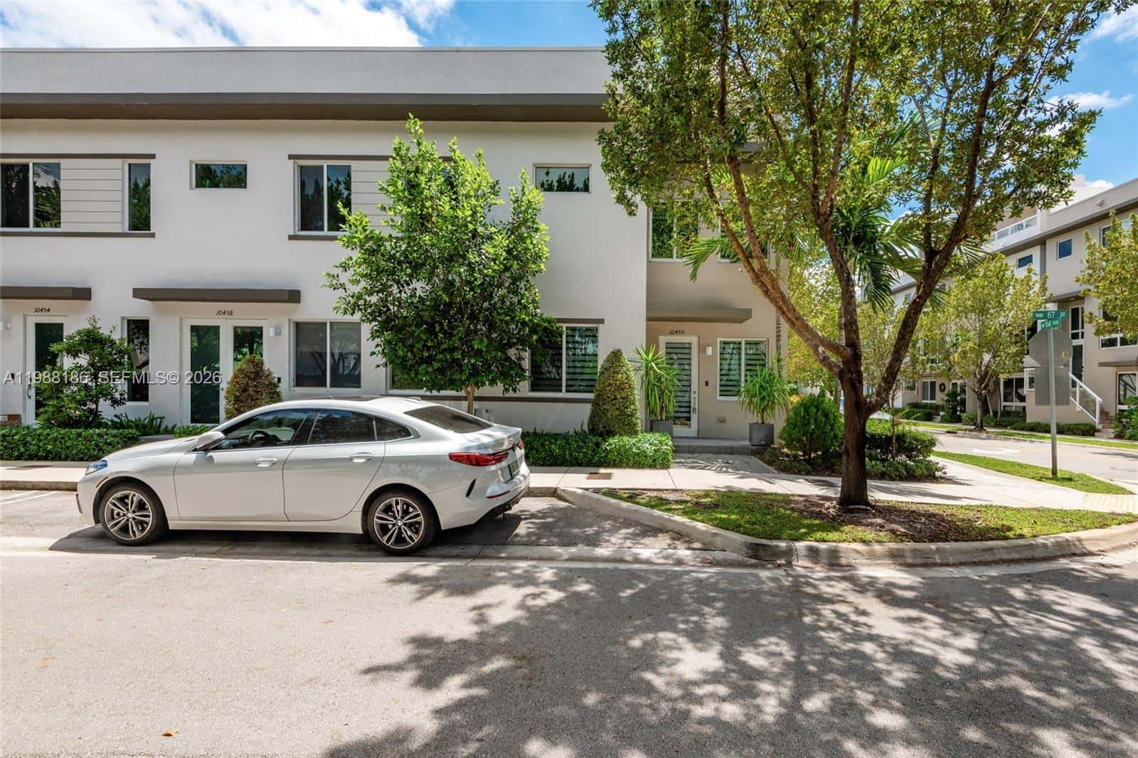 10460 NW 67th St, Doral FL 33178
