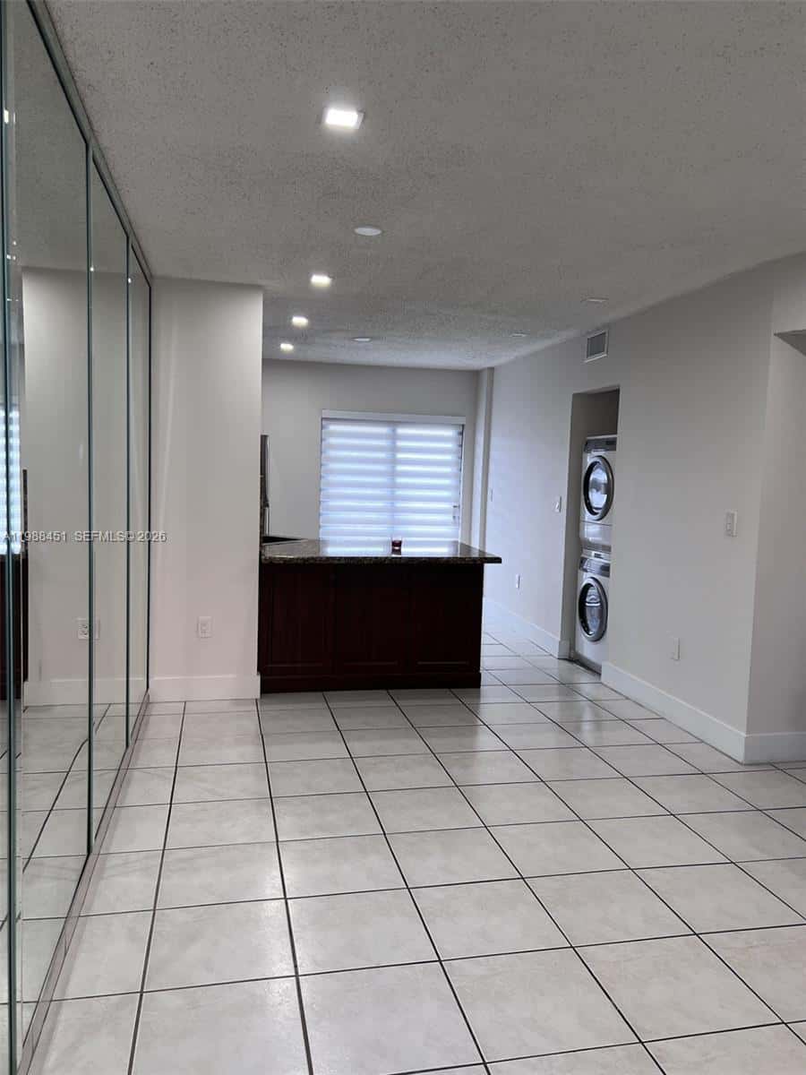 5480 W 21st Ct # 404, Hialeah FL 33016