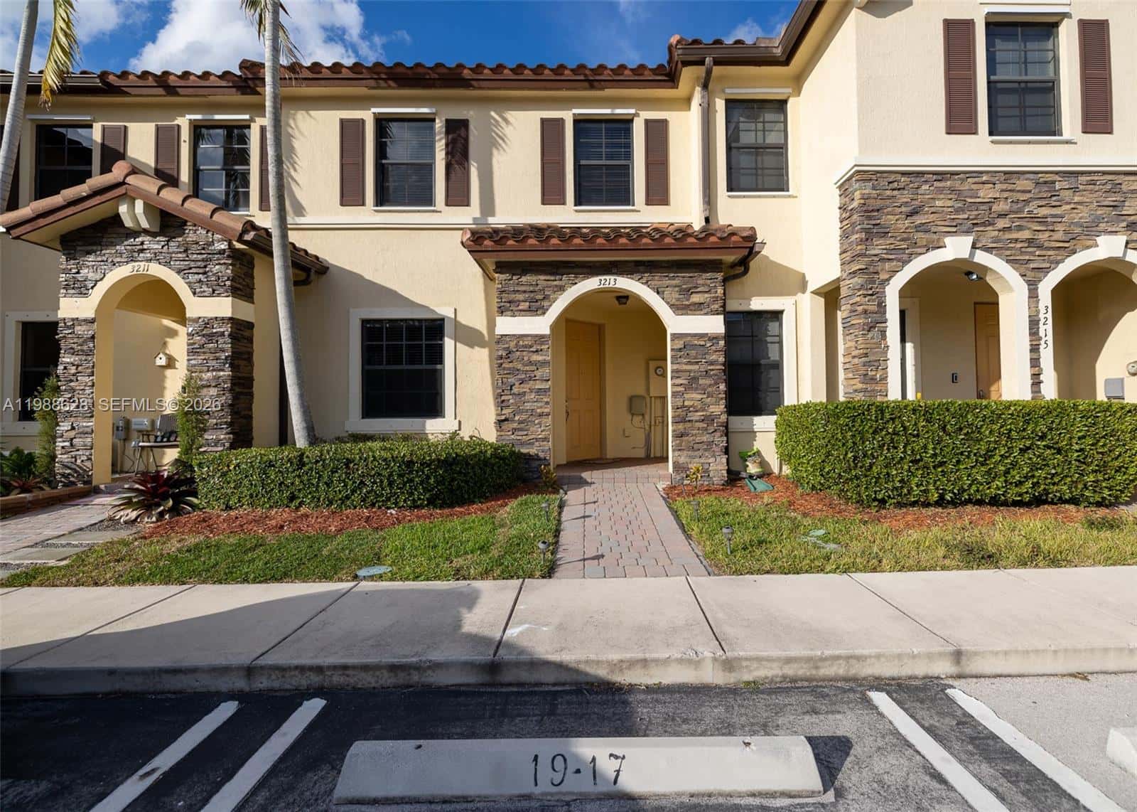 3213 SE 6th St, Homestead FL 33033